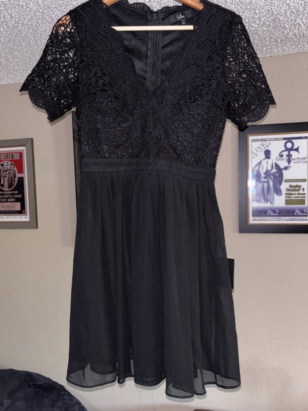 Lulus NWT Women's Size S Black Scalloped Lace Short Sleeve Mini Cocktail Dress